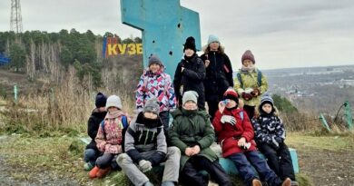 Приключения в «Королевстве кривых зеркал»: в Кемерове прошёл осенний лагерь православных следопытов Приключения в «Королевстве кривых зеркал»: в Кемерове прошёл осенний лагерь православных следопытов